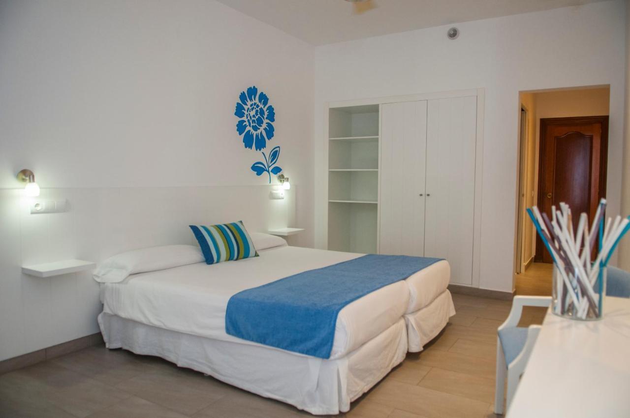 Hostal Xuroy Cala Alcaufar Exterior foto